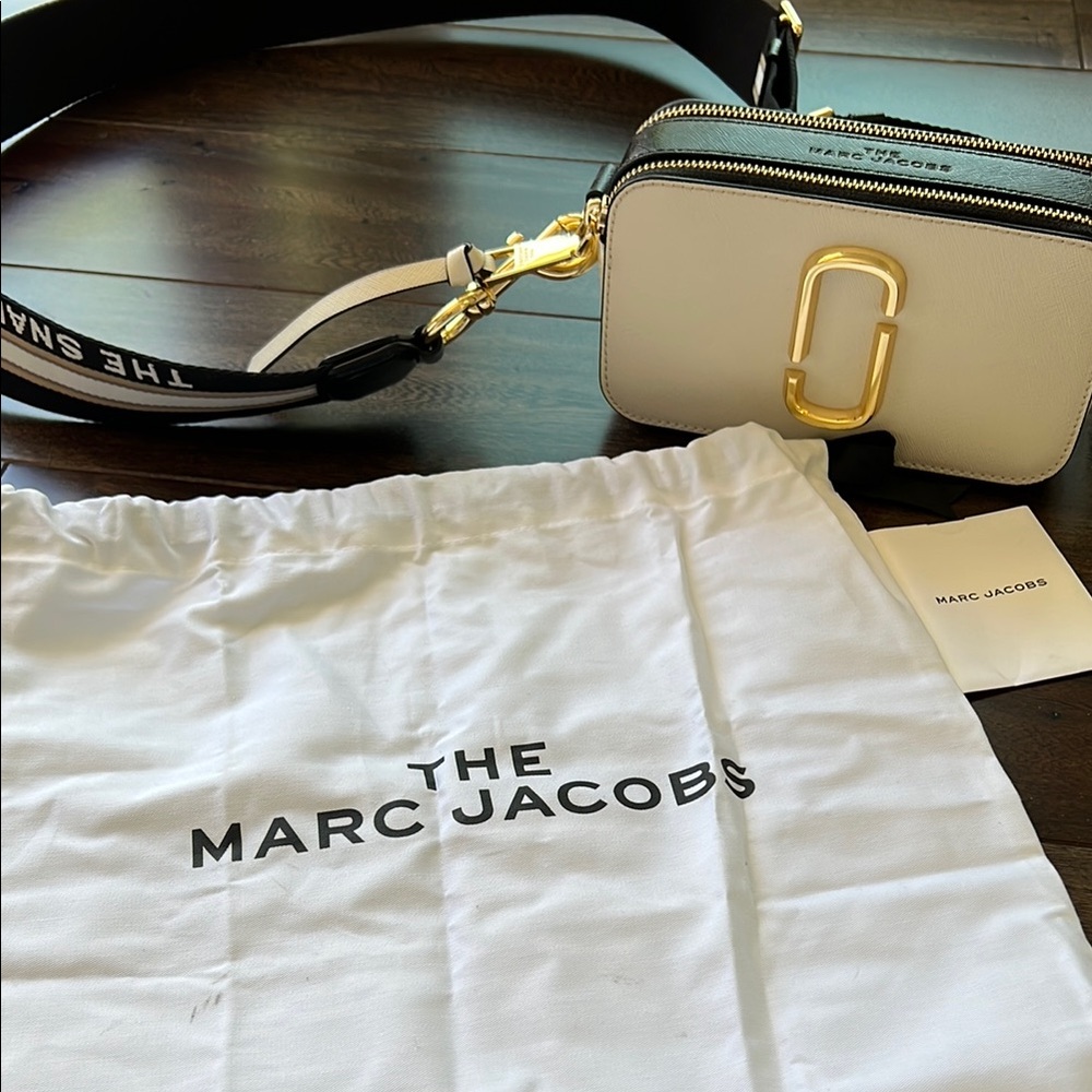 Marc Jacobs Cream and Black Crossbody Bag - Picture 2 of 6
